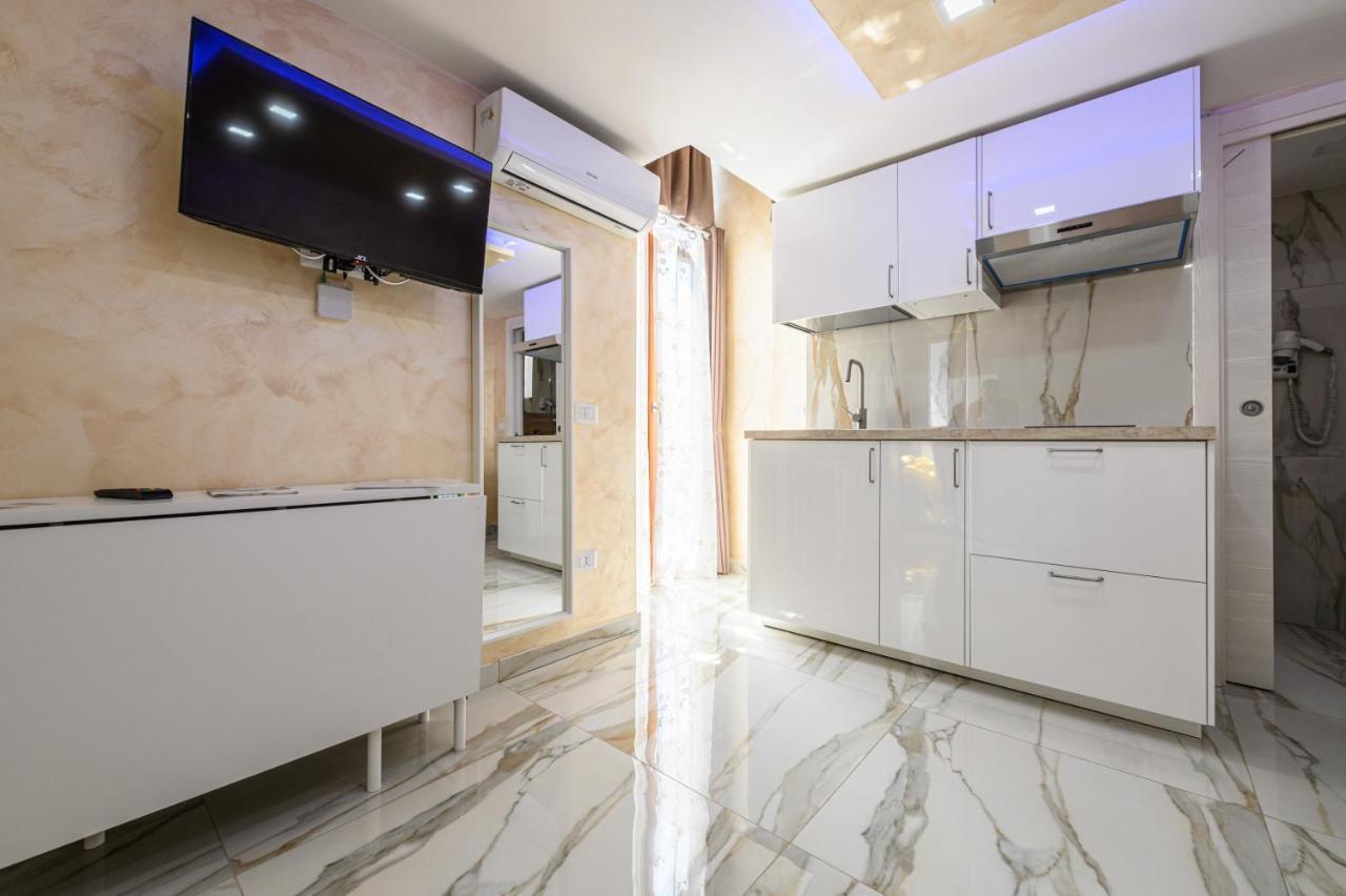 La Magnifica Napoli Apartments Gold House Dış mekan fotoğraf